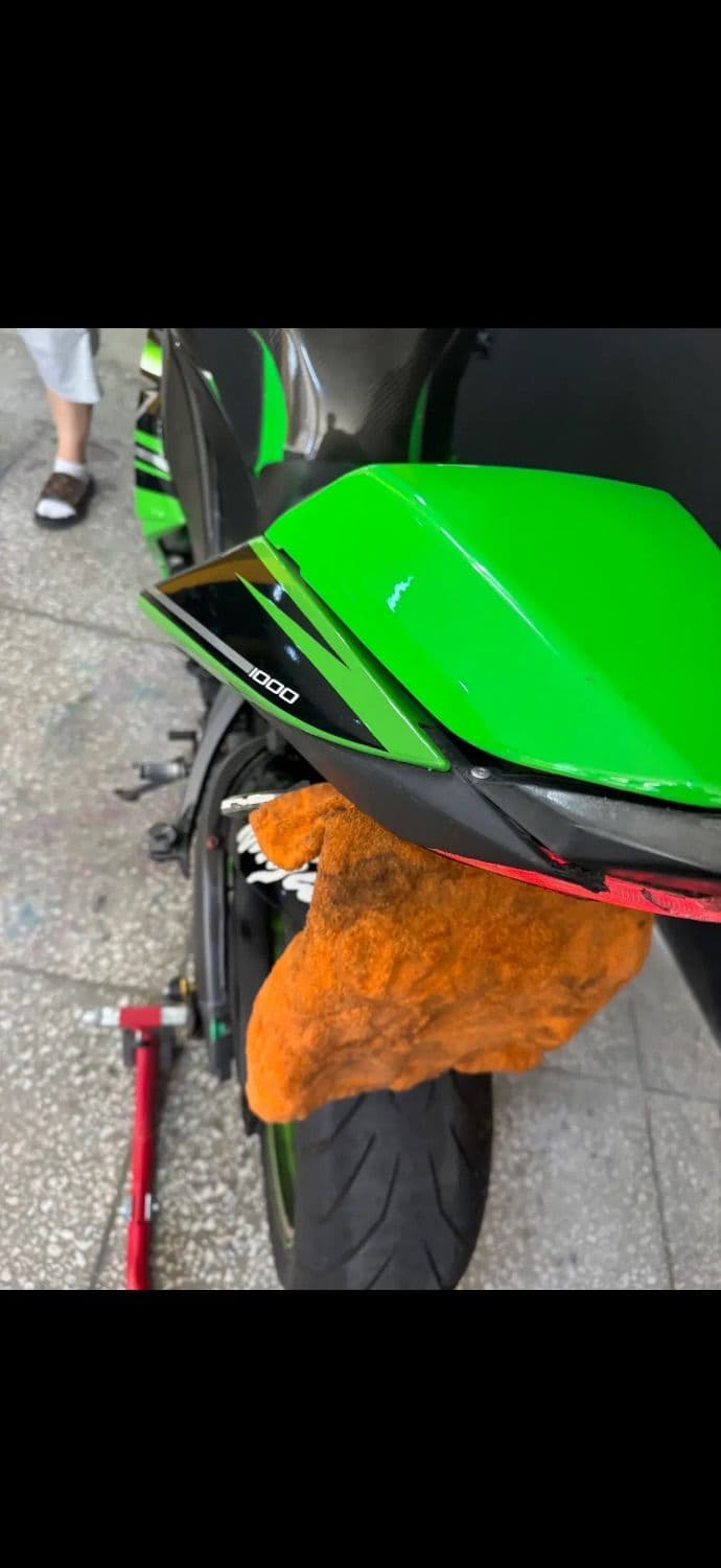 가와사키 닌자 ZX 10 R 6