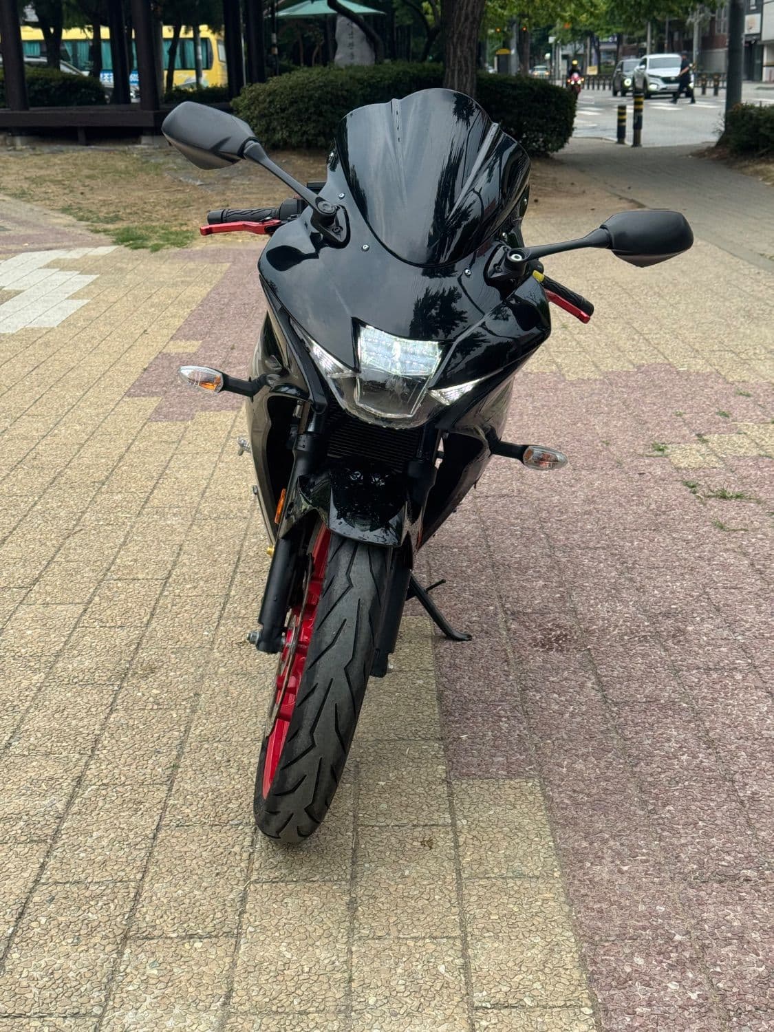 스즈키 GSX R 125 ABS 1