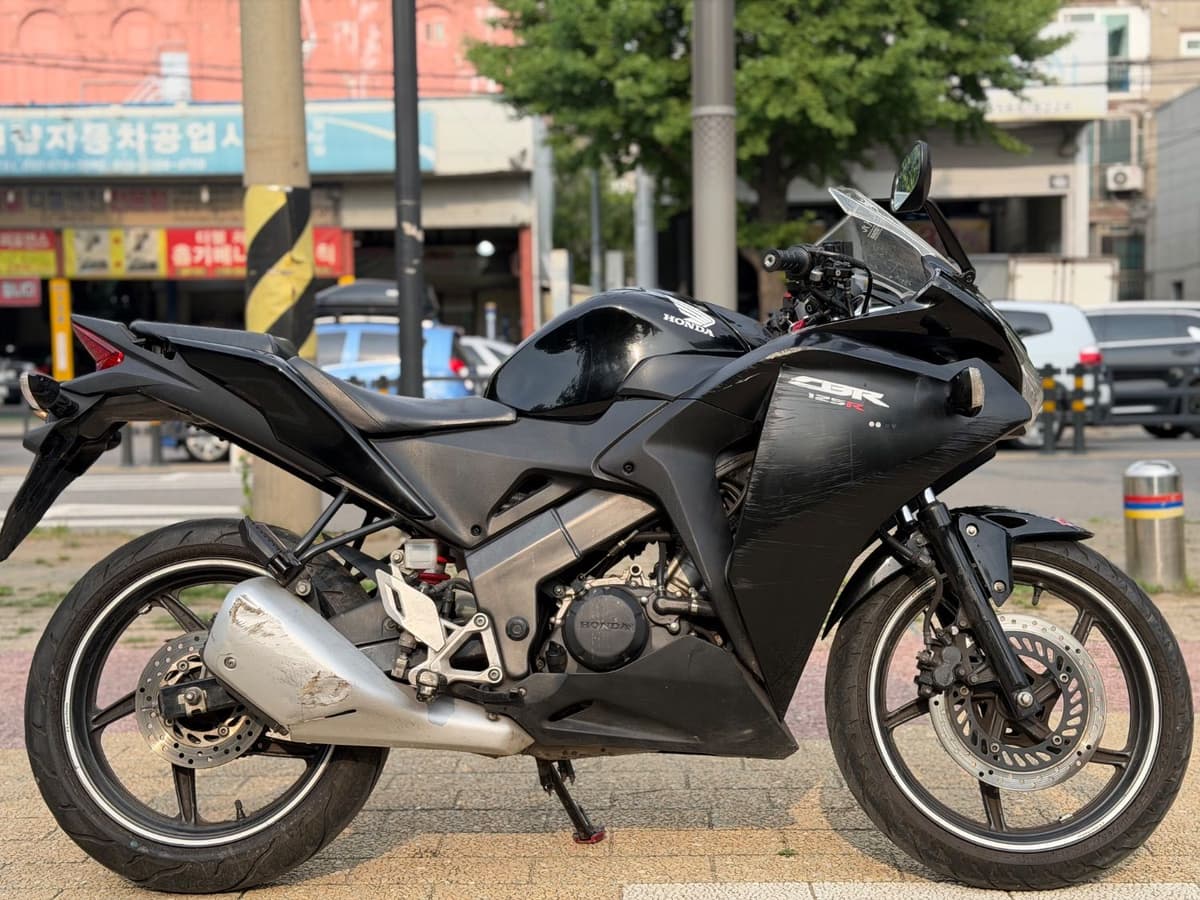 혼다 CBR 125 R 7