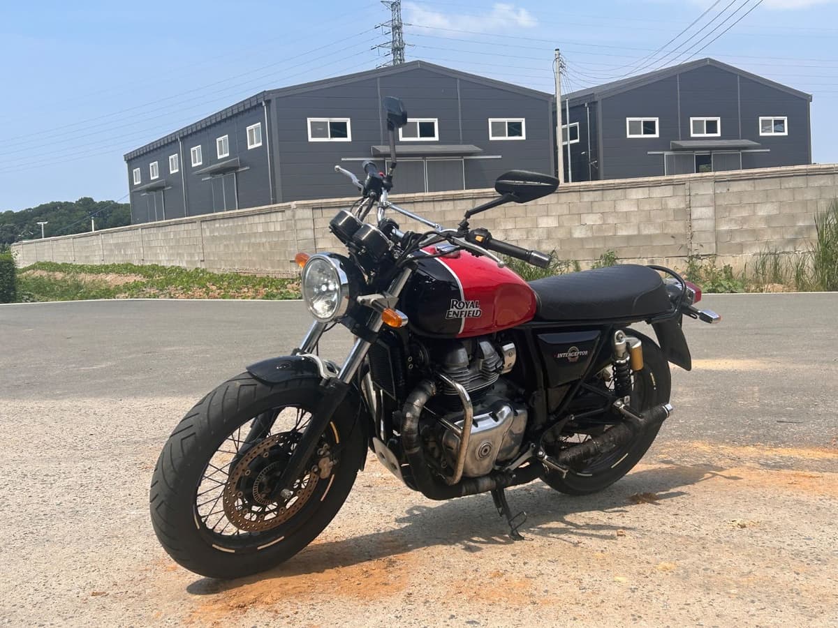로얄엔필드 인터셉터 650 1