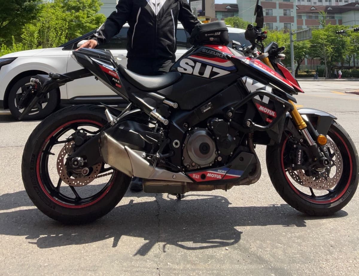 스즈키 GSX S 1000 6