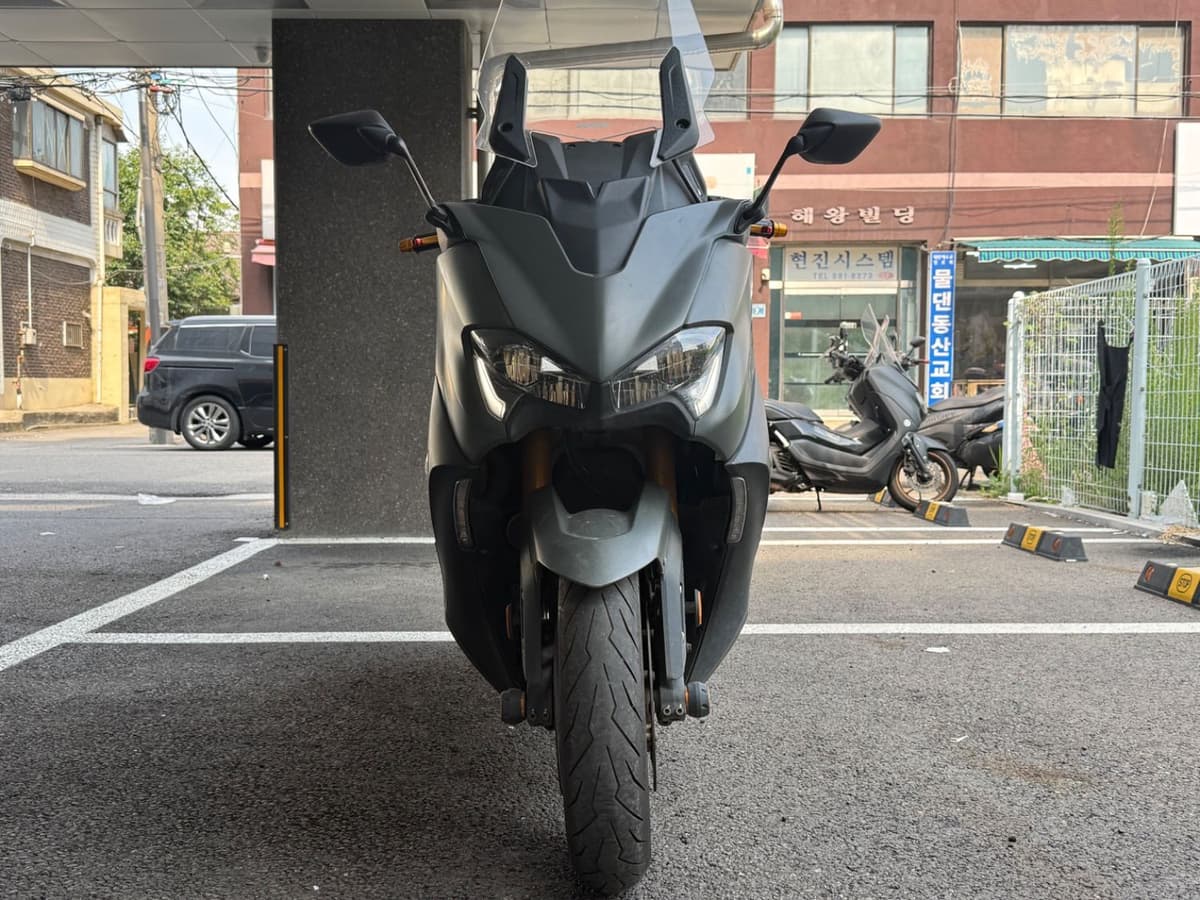 야마하 TMAX 560 1