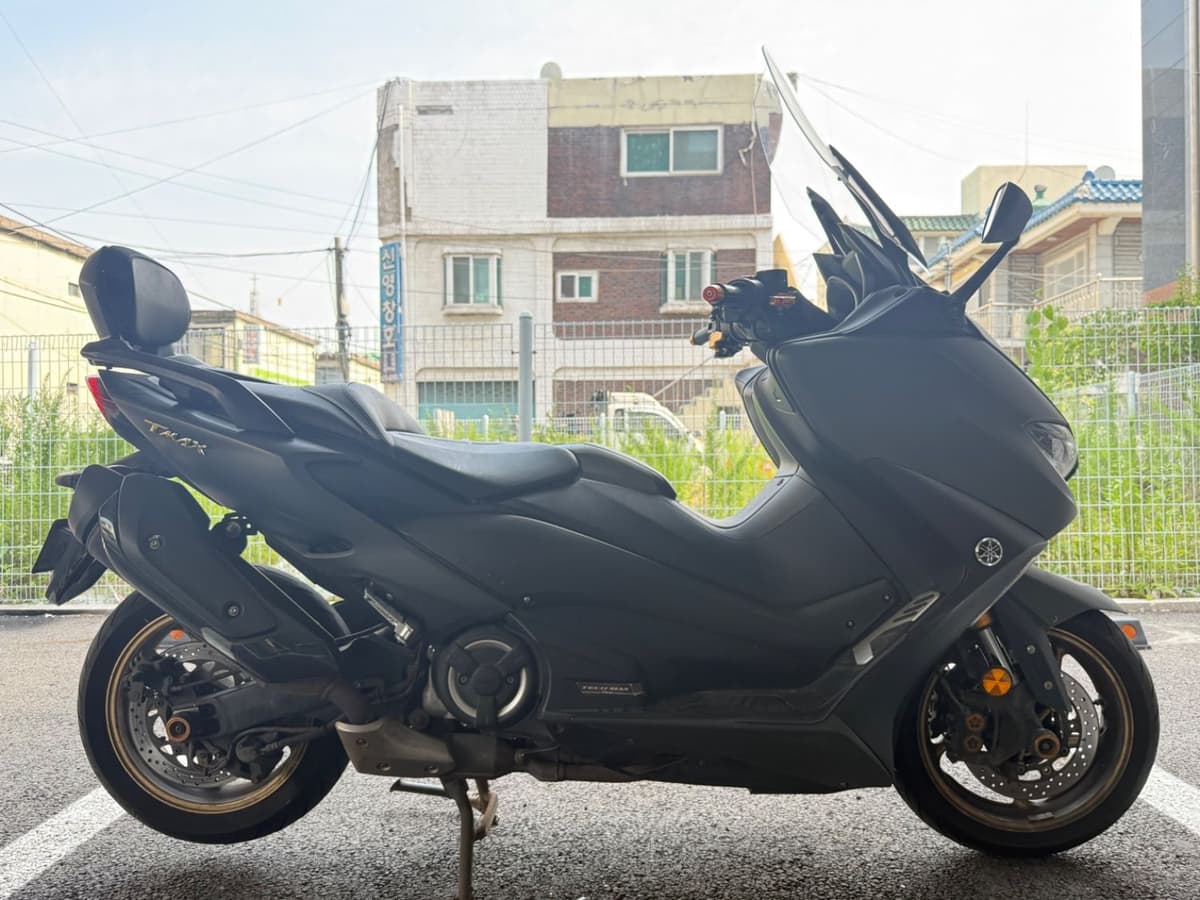 야마하 TMAX 560 3