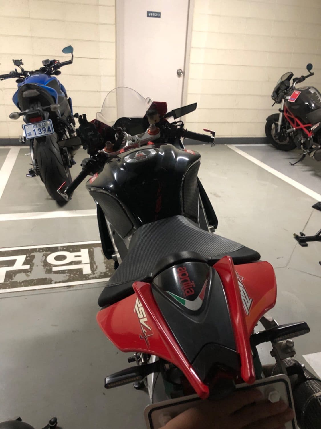 아프릴리아 RSV 4 R 3