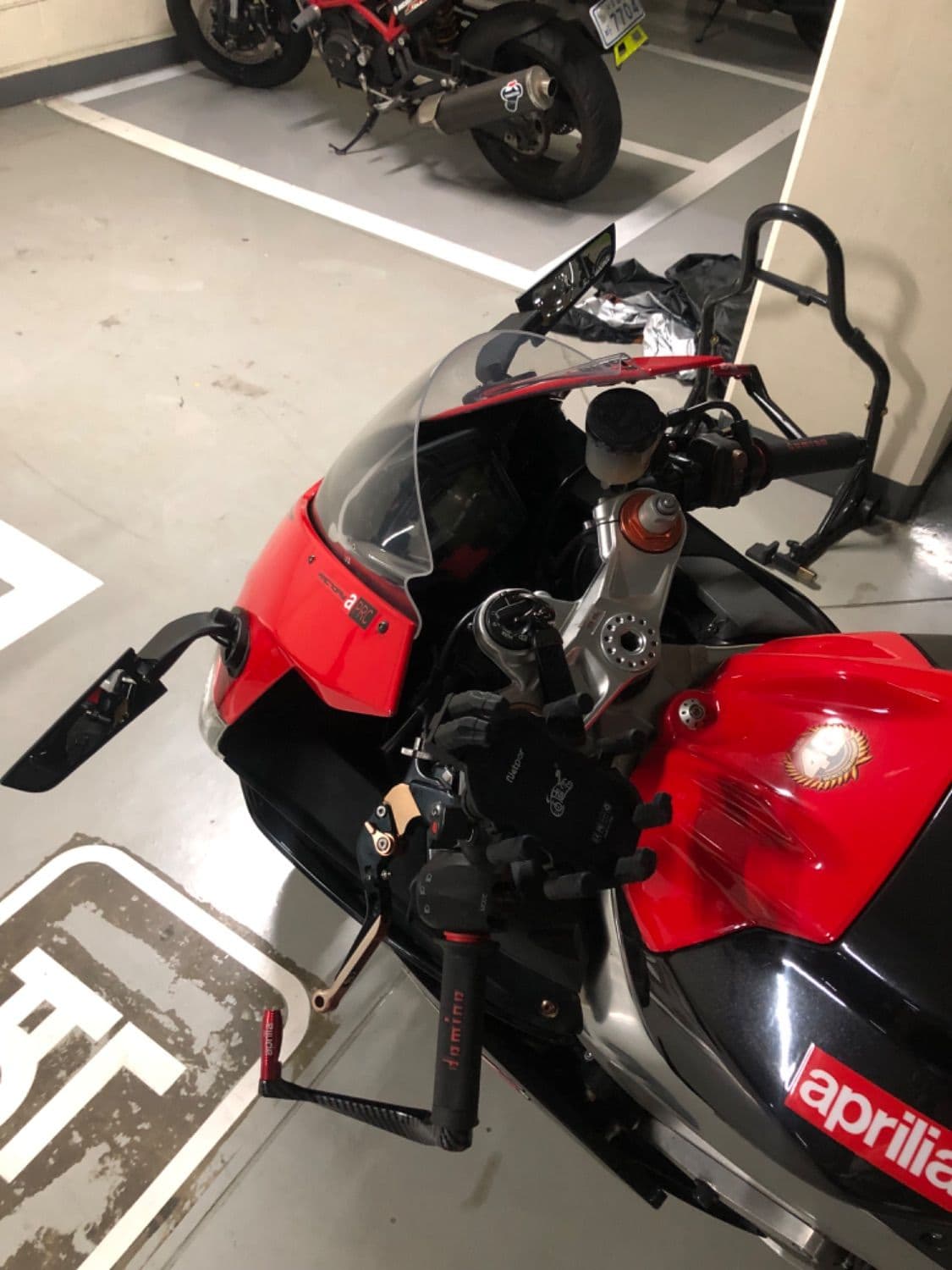아프릴리아 RSV 4 R 2