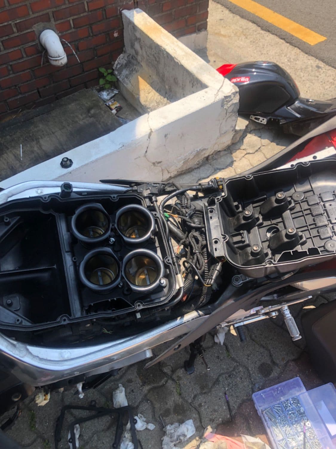 아프릴리아 RSV 4 R 7