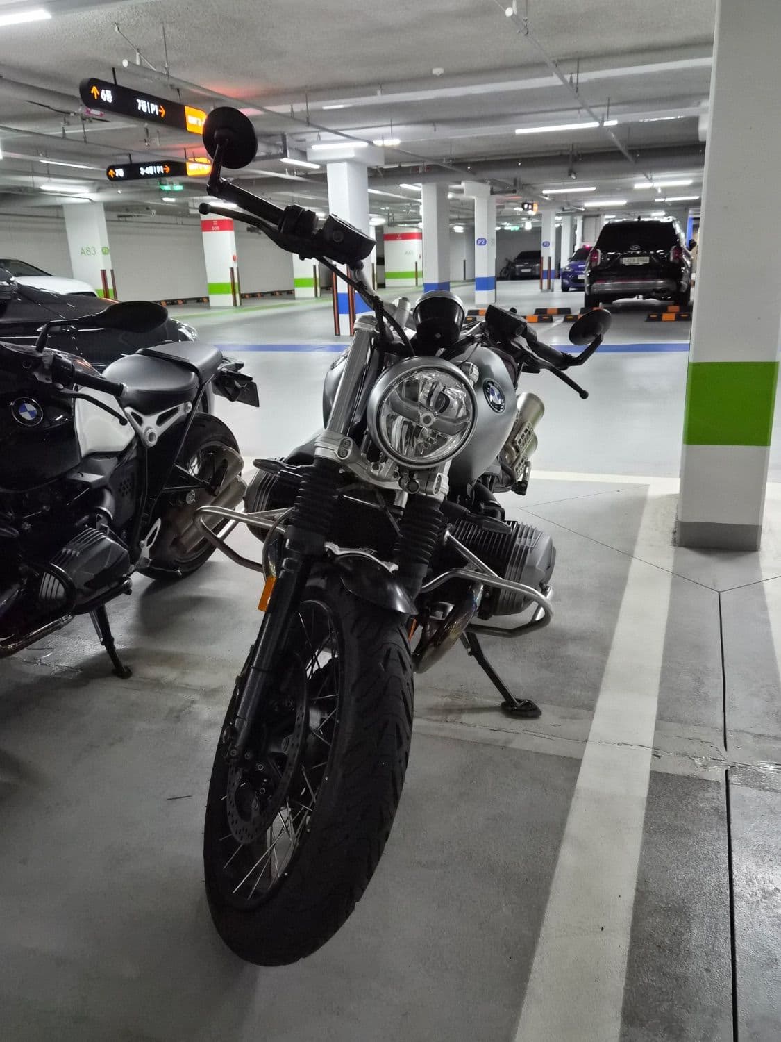 BMW R nine T 스크램블러 2