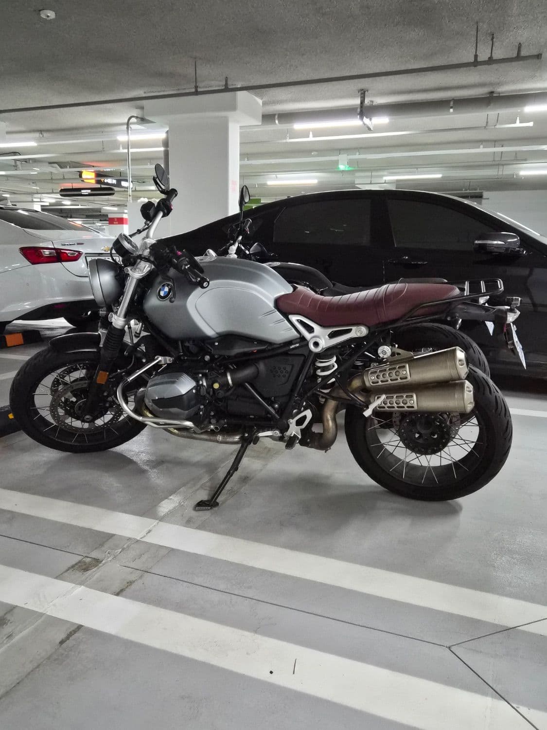 BMW R nine T 스크램블러 1