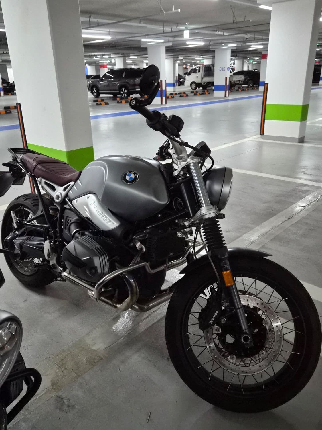 BMW R nine T 스크램블러 3