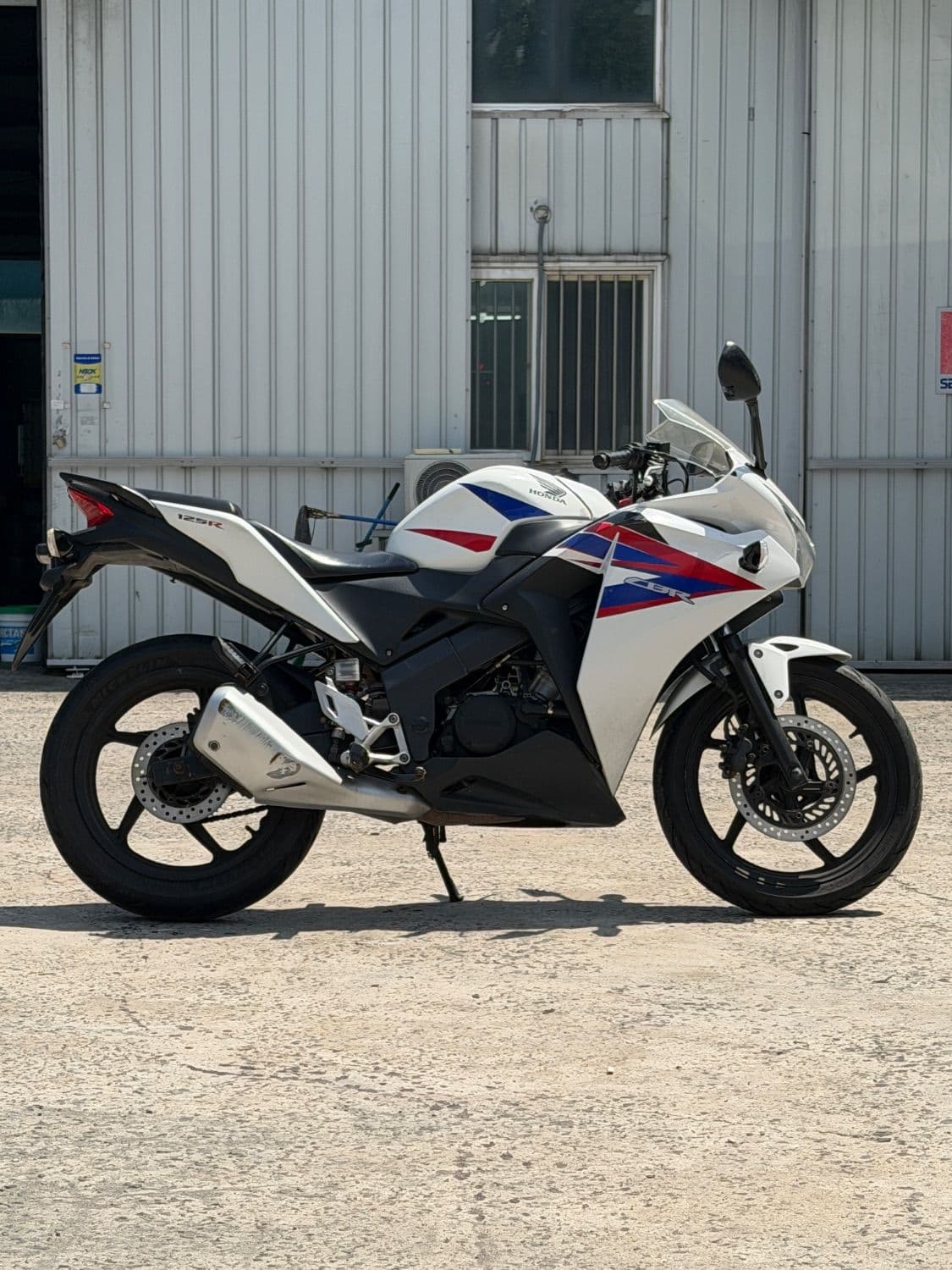 혼다 CBR 125 R 6