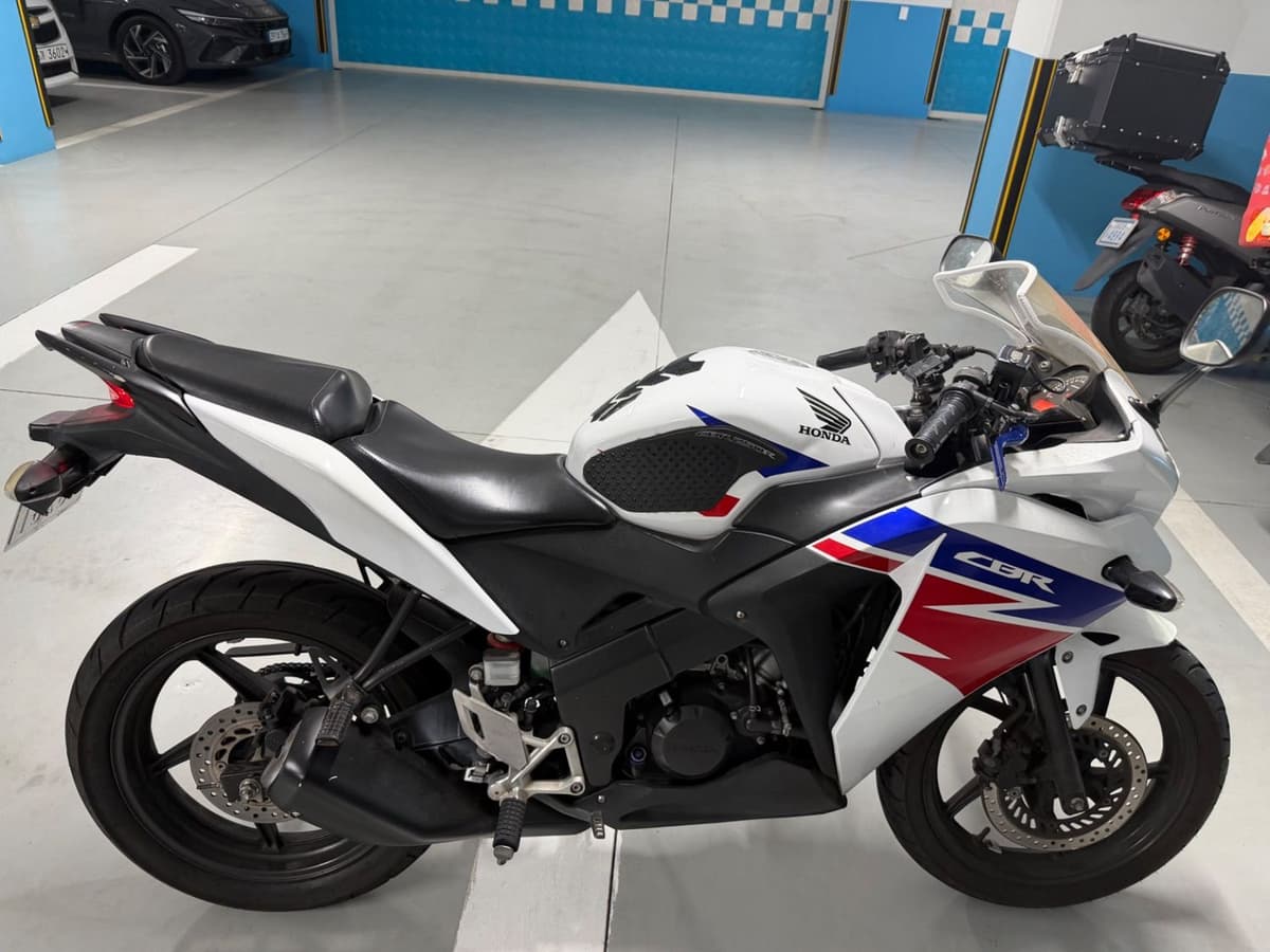 혼다 CBR 125 R 4