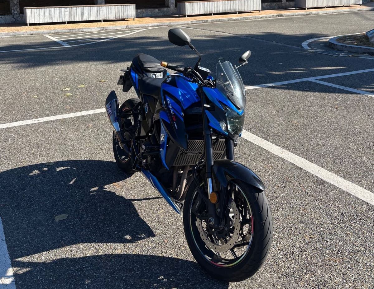 스즈키 GSX S 750 1