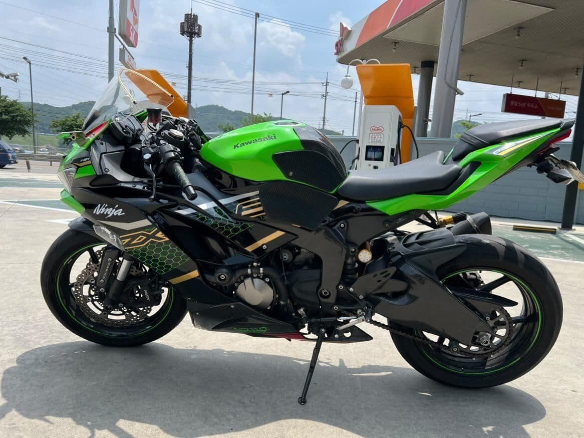 가와사키 닌자 ZX-6R 2