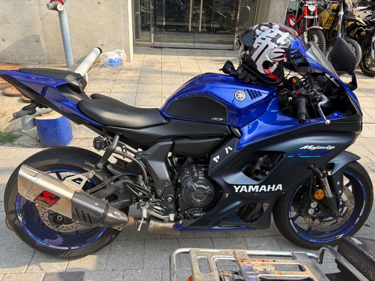 야마하 YZF R7 2