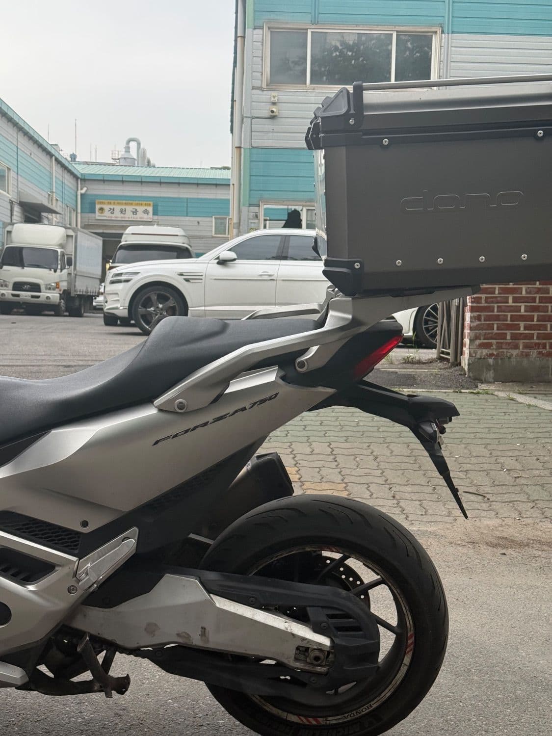 혼다 포르자 750 4