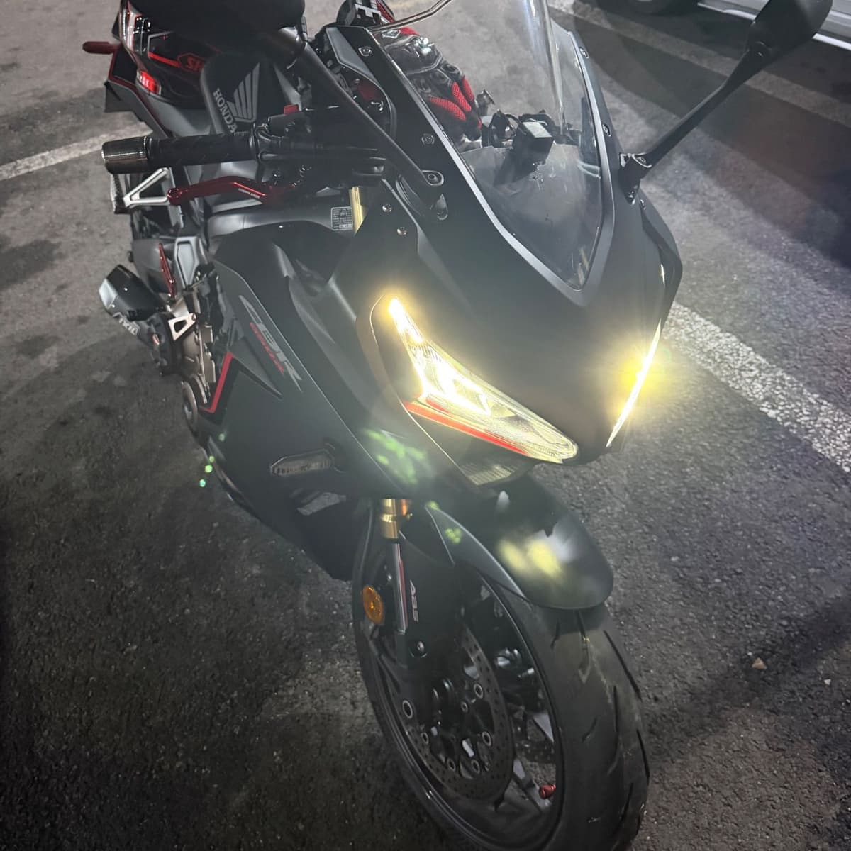혼다 CBR 650 R MT 1