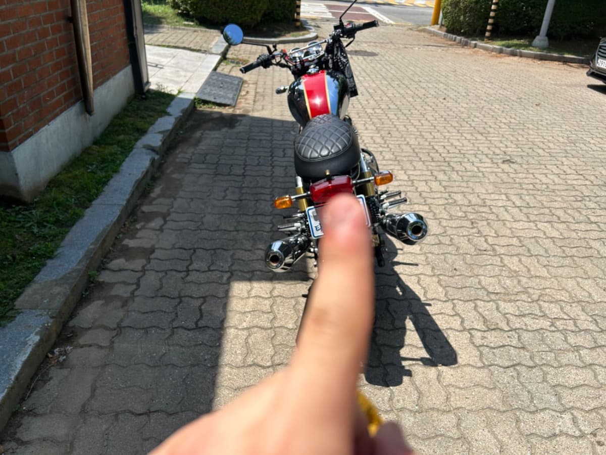 로얄엔필드 인터셉터 650 4