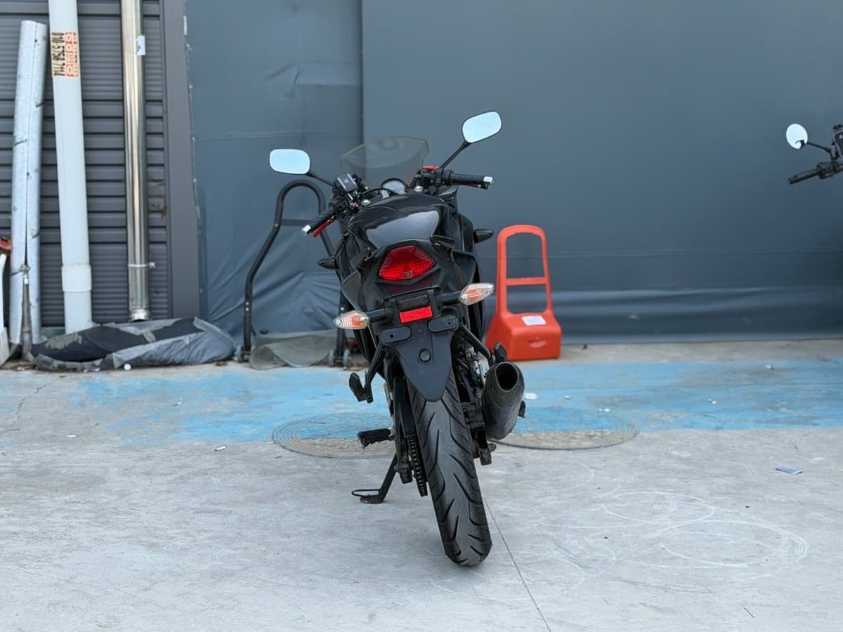 혼다 CBR 125 R 4