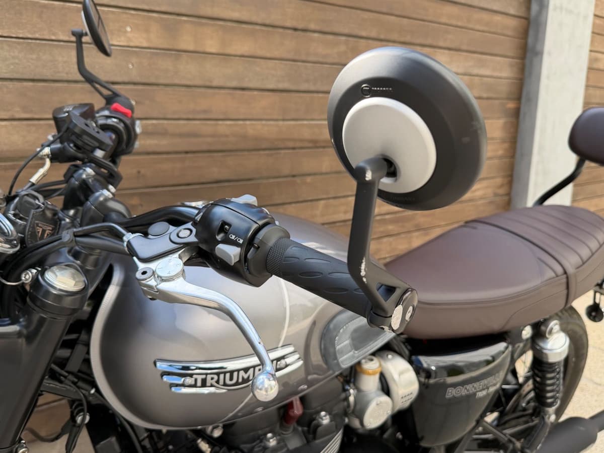트라이엄프 본네빌 T120 블랙 19