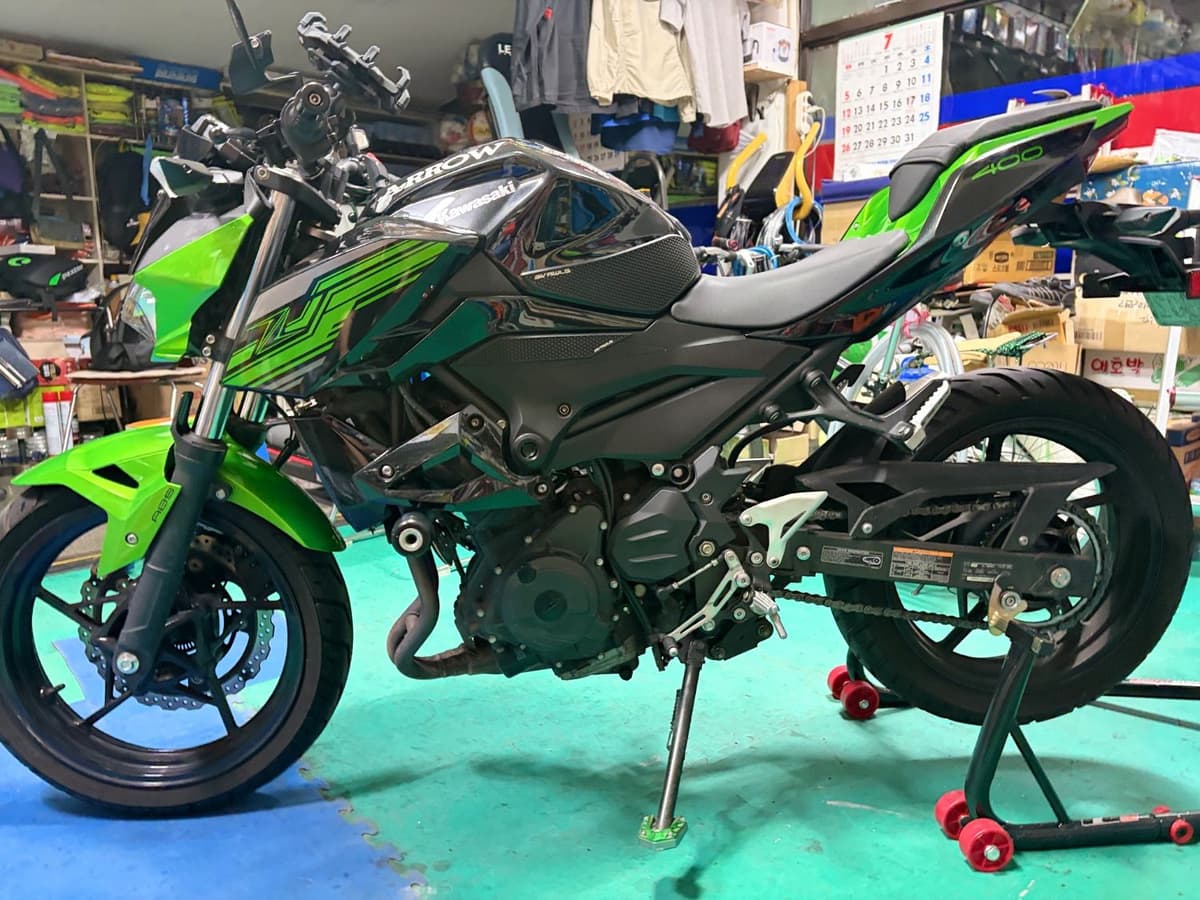 가와사키 Z 400 1