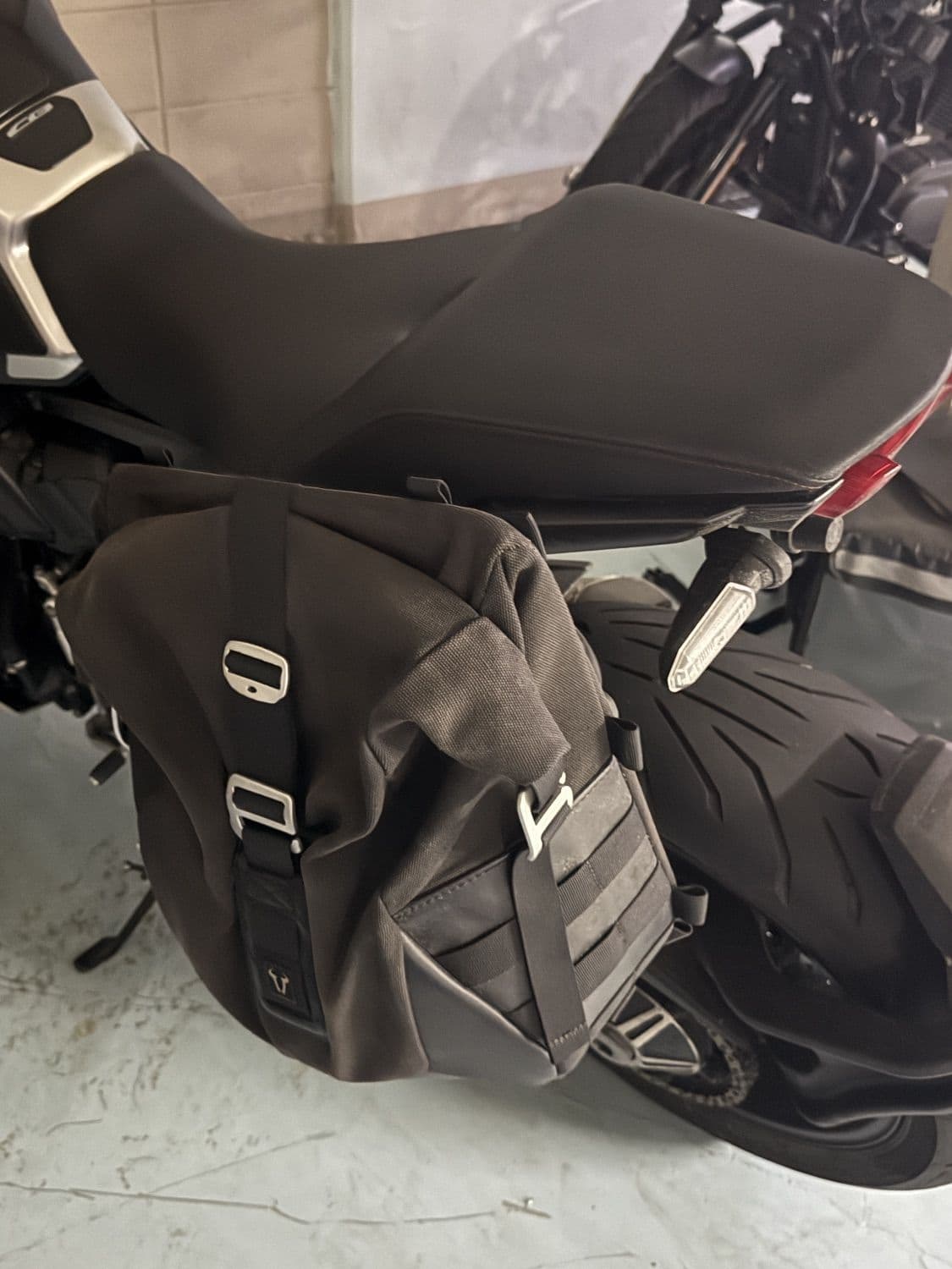 혼다 CB 1000 R 11