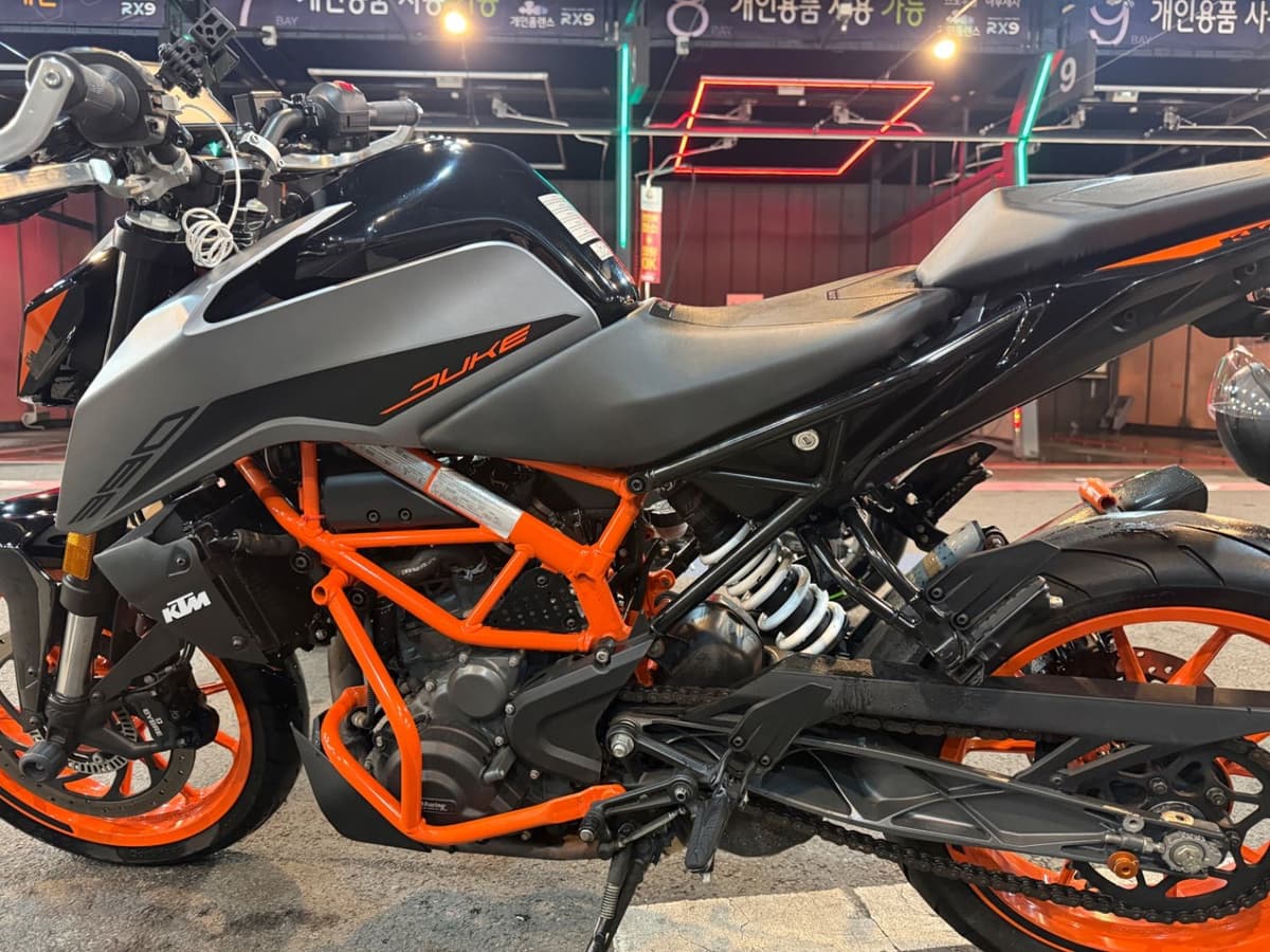 KTM 390 듀크 3