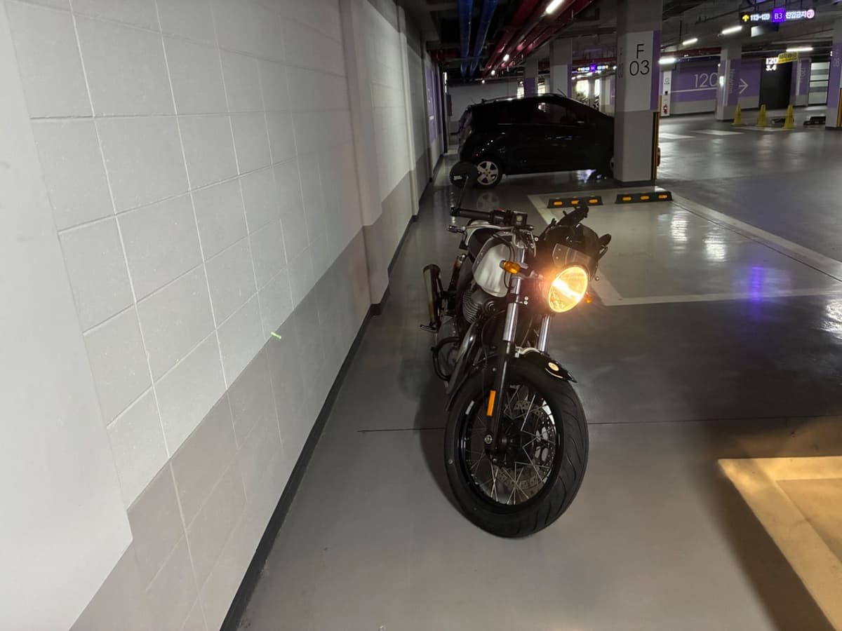 로얄엔필드 컨티넨탈 GT 650 2