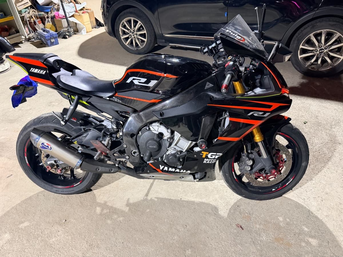 야마하 YZF R1 3