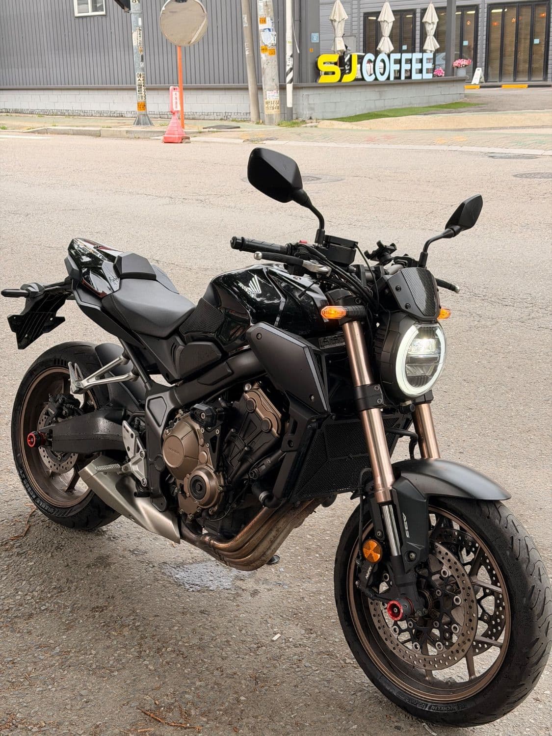 혼다 CB 650 R 8
