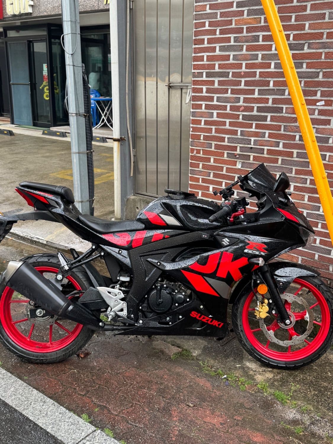 스즈키 GSR 125 1