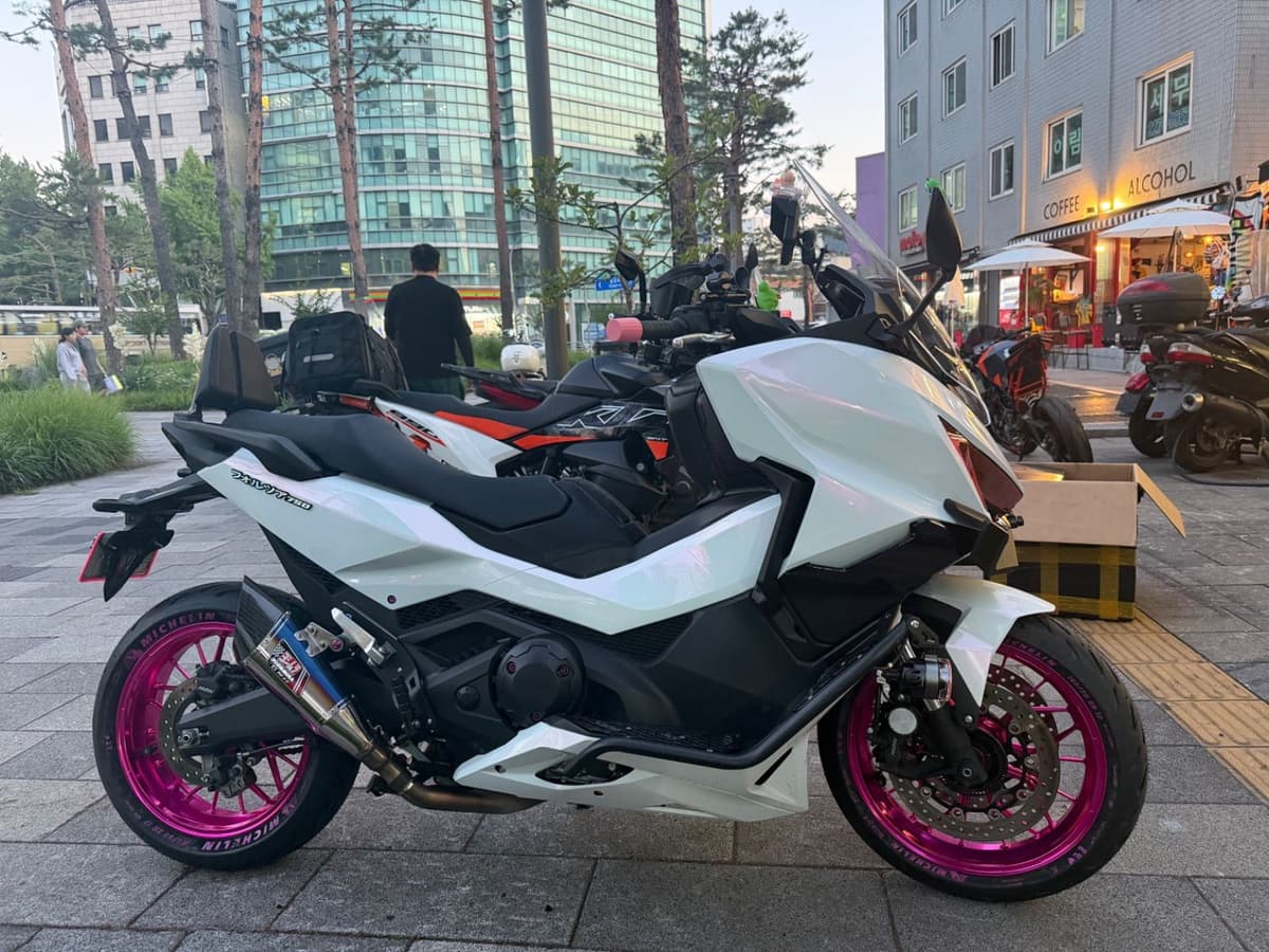 혼다 포르자 750 2