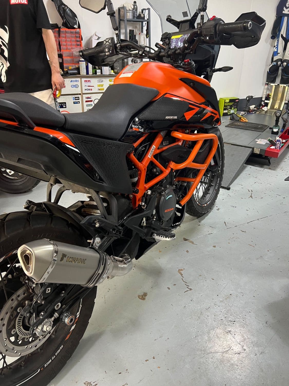 KTM 390 어드벤처 SW 2