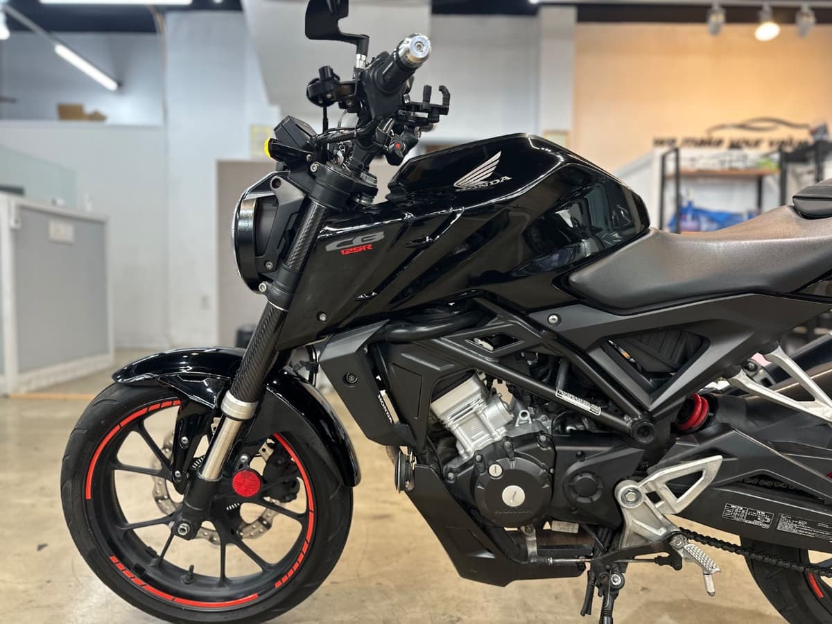 혼다 CB 125 R 11