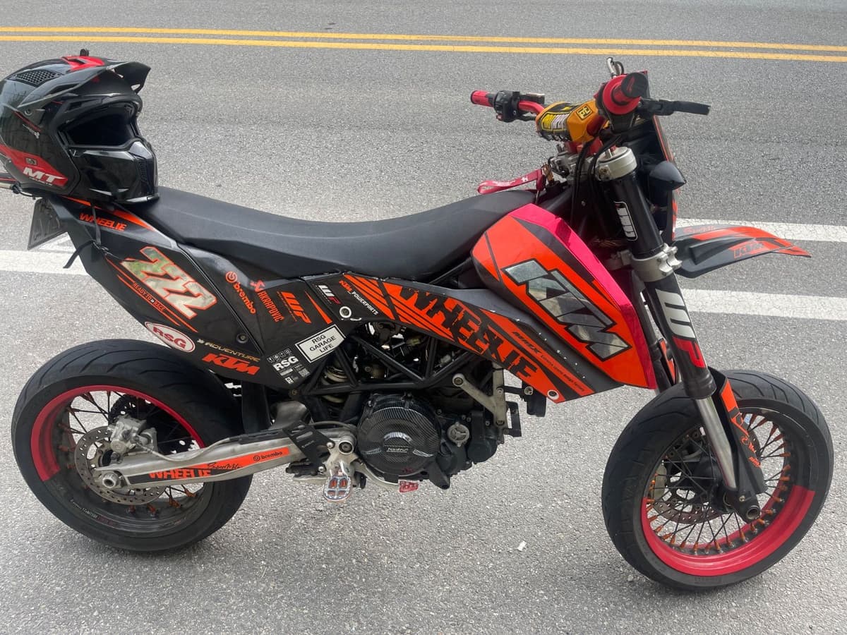 KTM 690 SMC 8