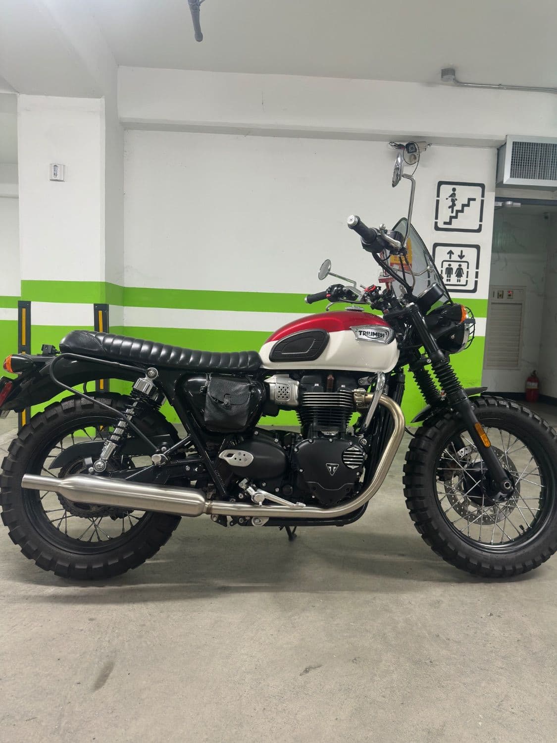 트라이엄프 본네빌 T100 4
