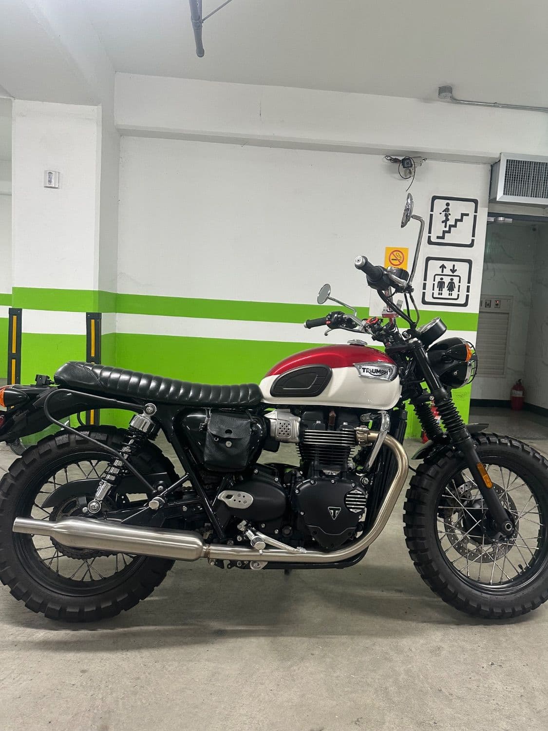 트라이엄프 본네빌 T100 2
