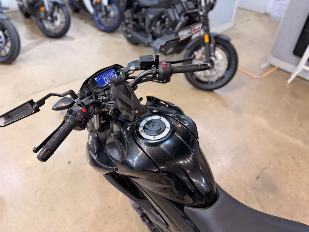 스즈키 GSX S 125 9