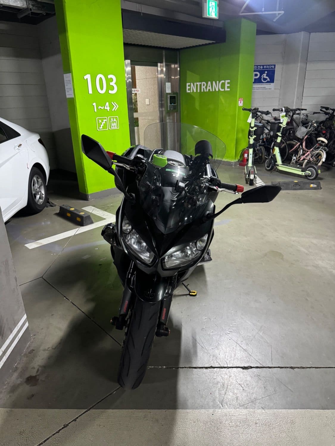 가와사키 Z 1000 SX 2
