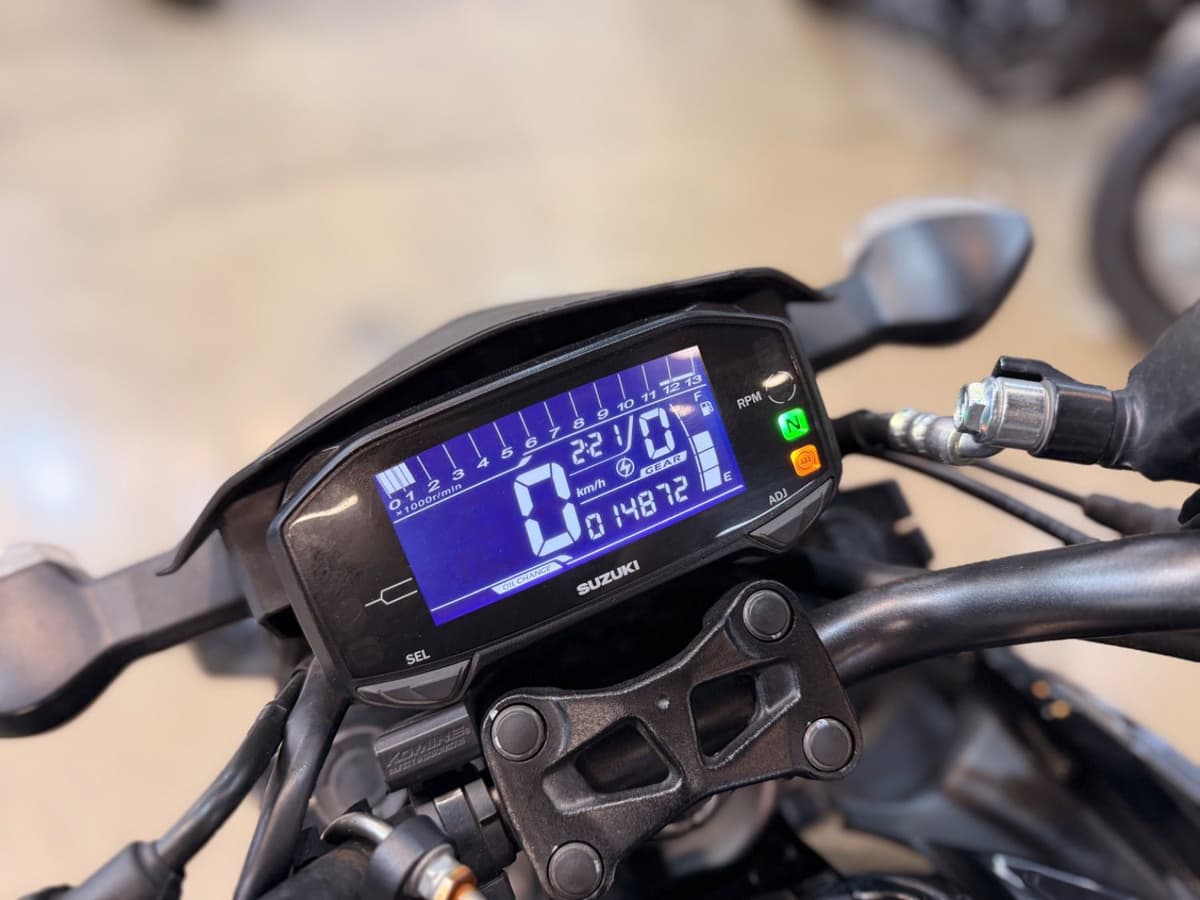 스즈키 GSX S 125 12