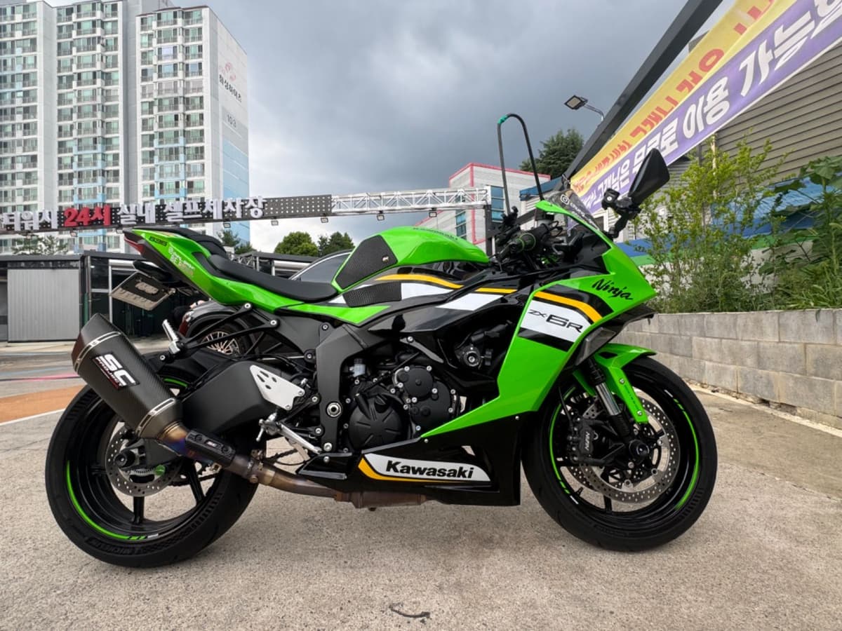 가와사키 닌자 ZX-6R 2