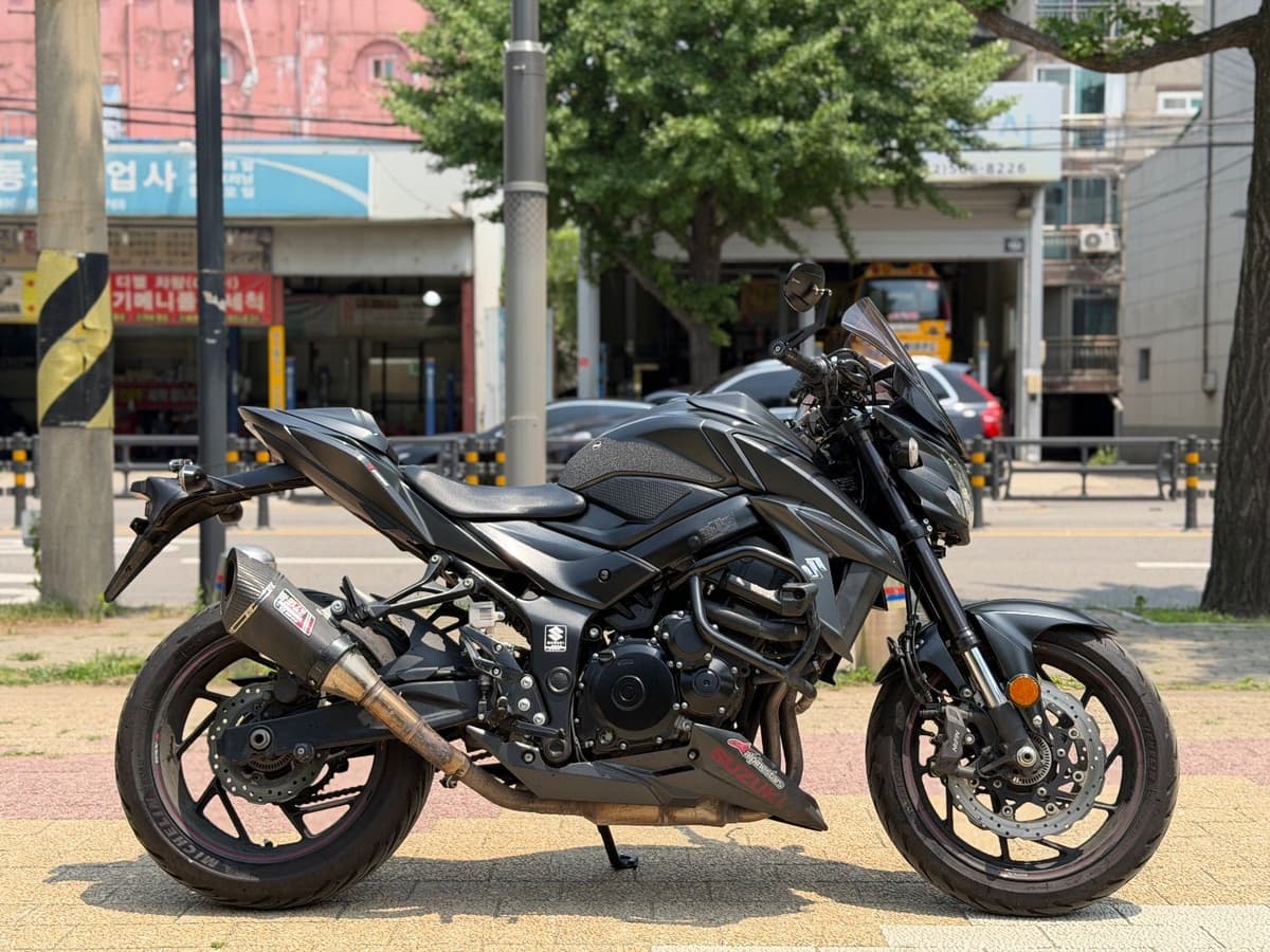 스즈키 GSX S 750 2