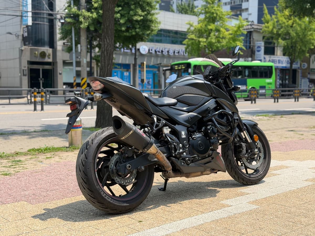 스즈키 GSX S 750 3