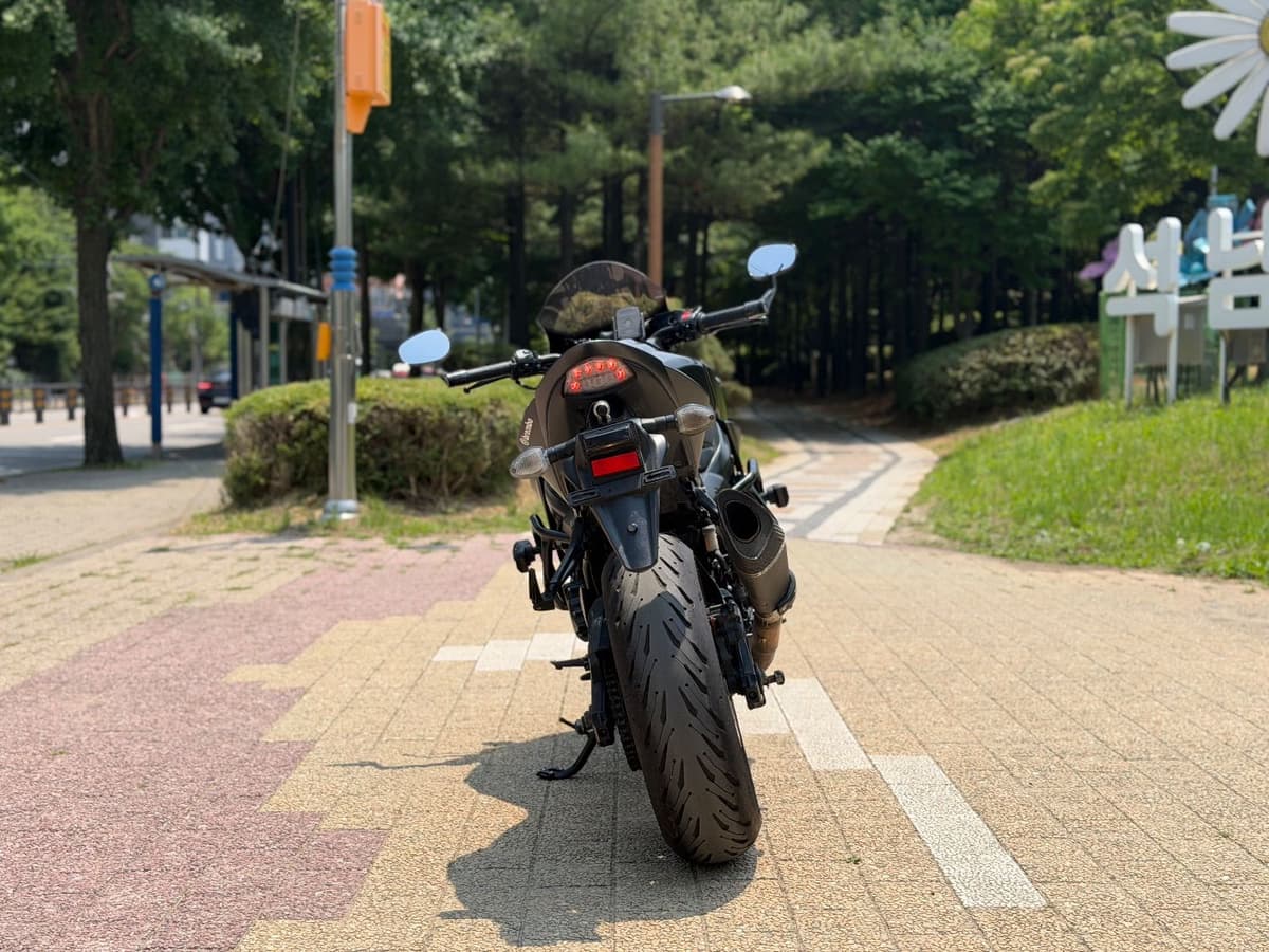 스즈키 GSX S 750 4