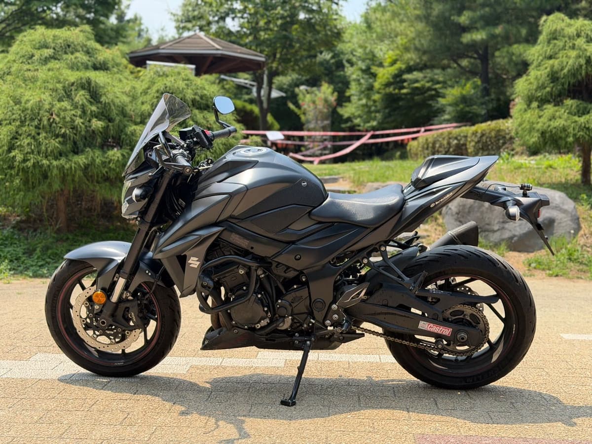 스즈키 GSX S 750 6