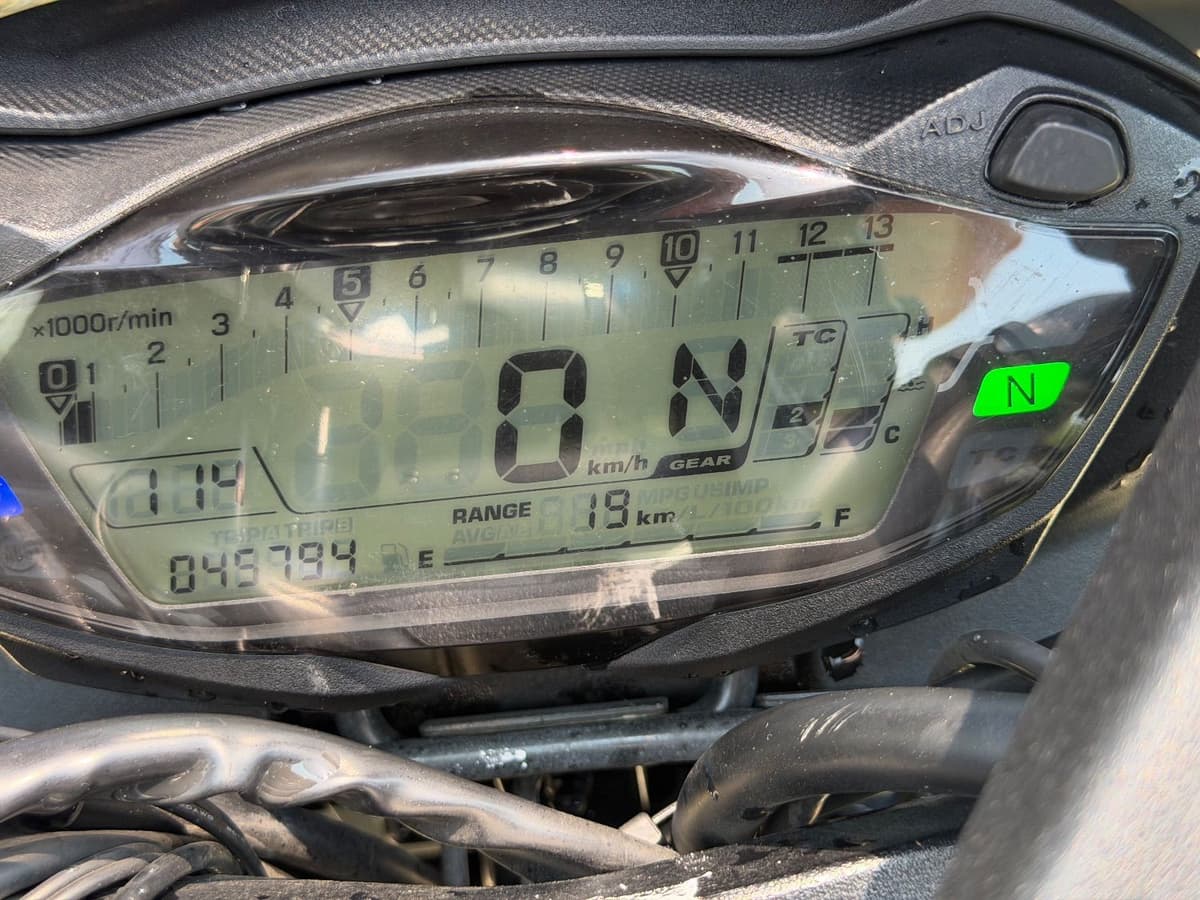 스즈키 GSX S 750 10