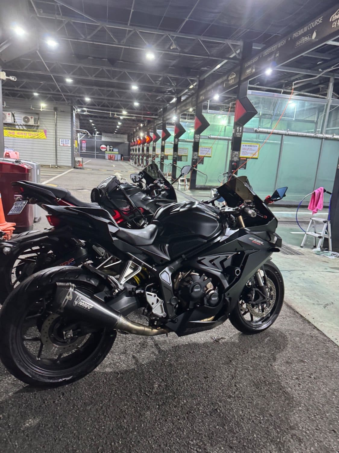 혼다 CBR 650 R MT 3