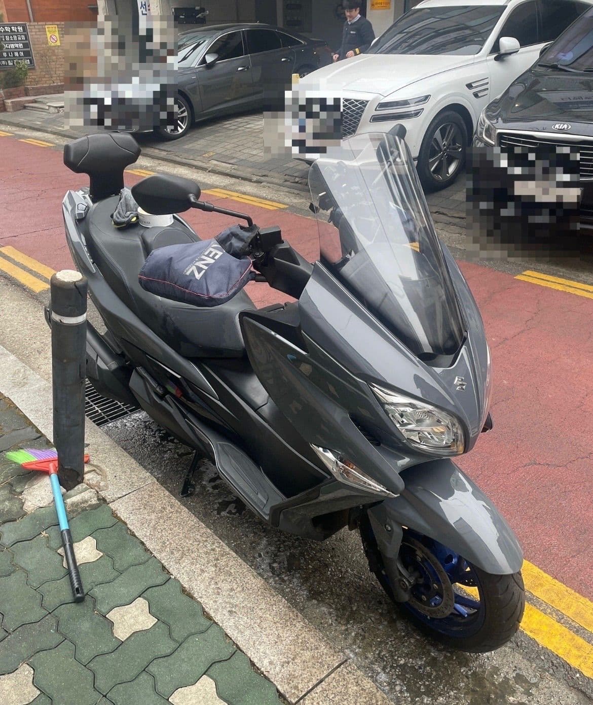 스즈키 버그만 400 ABS 1