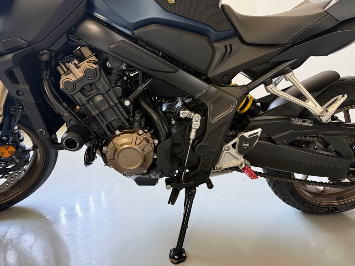 혼다 CB 650 R 4