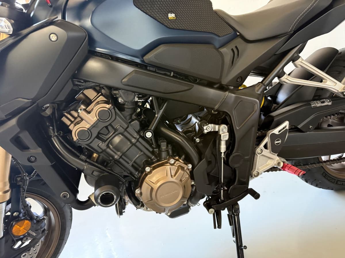 혼다 CB 650 R 3