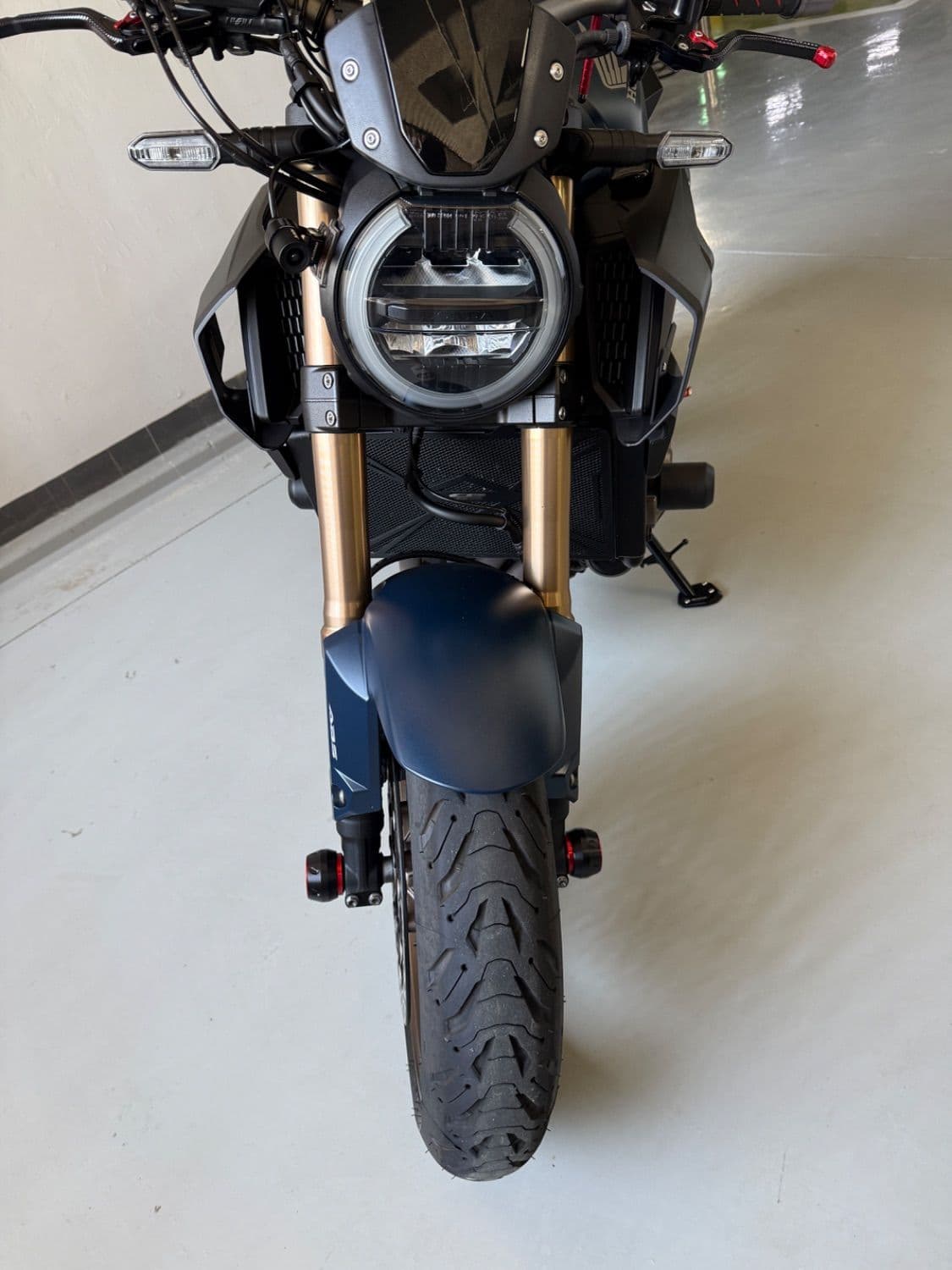 혼다 CB 650 R 2